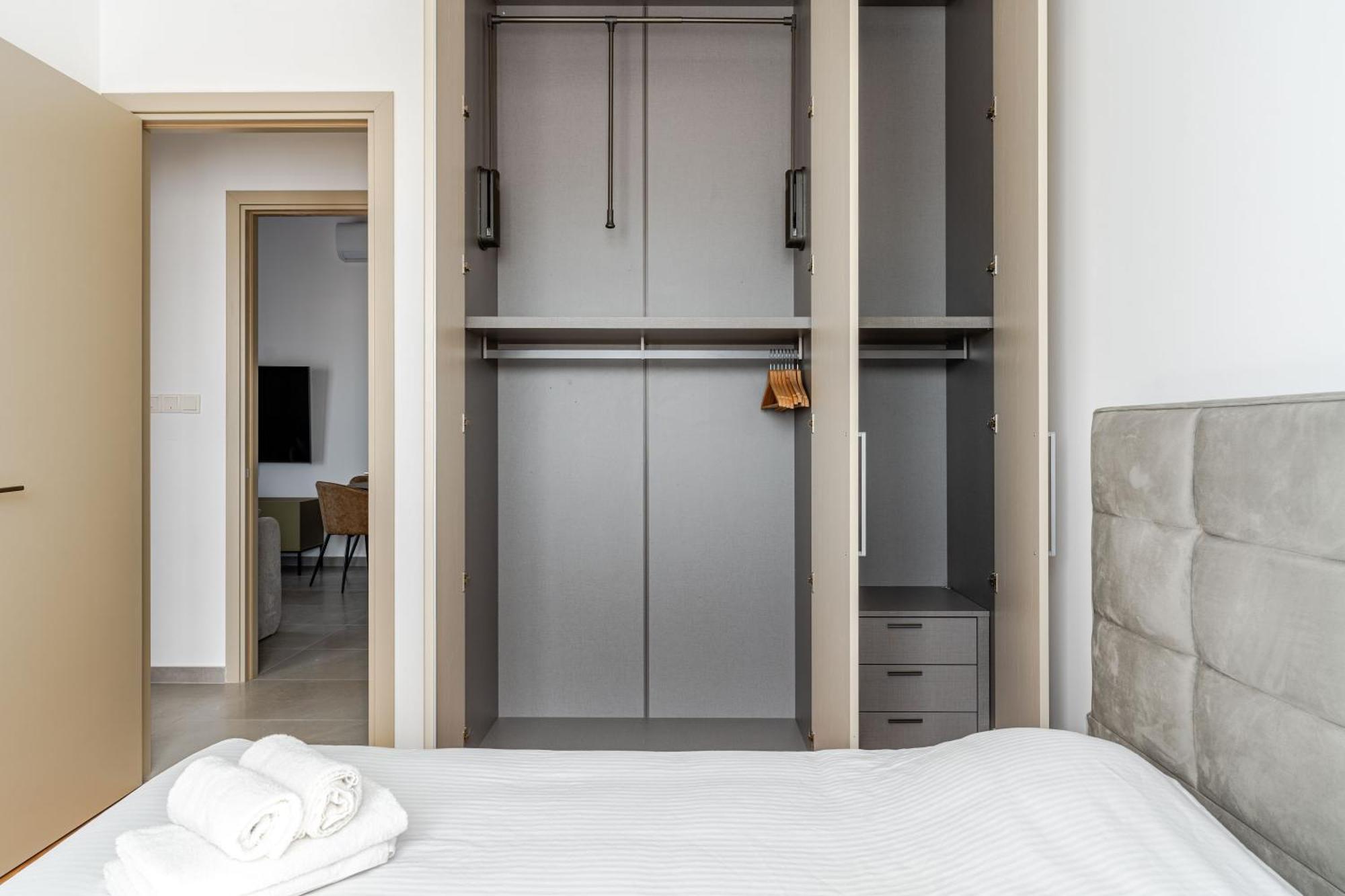 Yamas Urban Living Zakaki Pool Penthouses & Apartments Lemesós Eksteriør bilde
