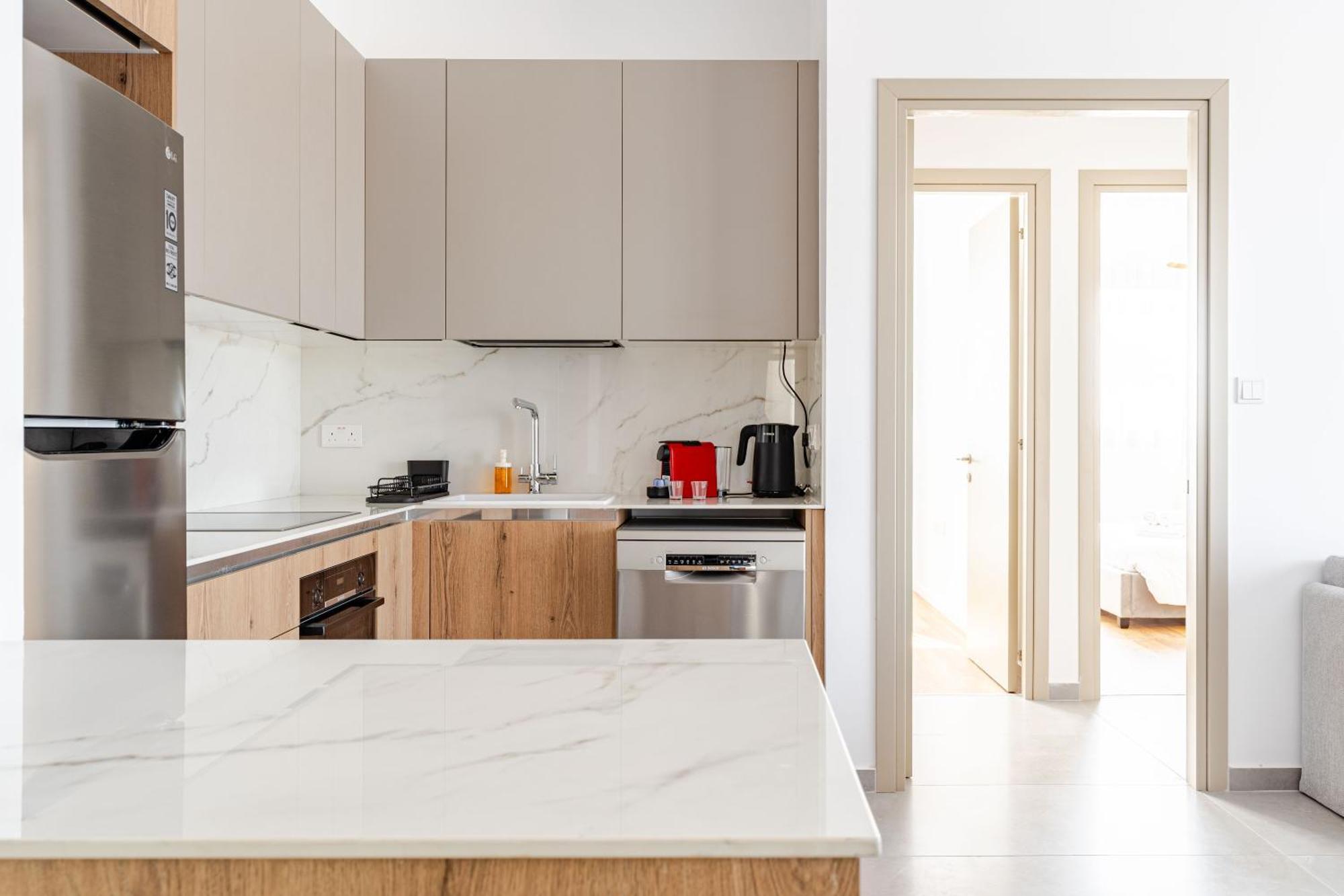 Yamas Urban Living Zakaki Pool Penthouses & Apartments Lemesós Eksteriør bilde